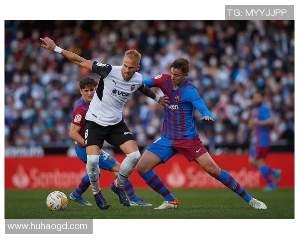 足球明星在比赛中意外扭到脚的瞬间捕捉到的精彩图片合集