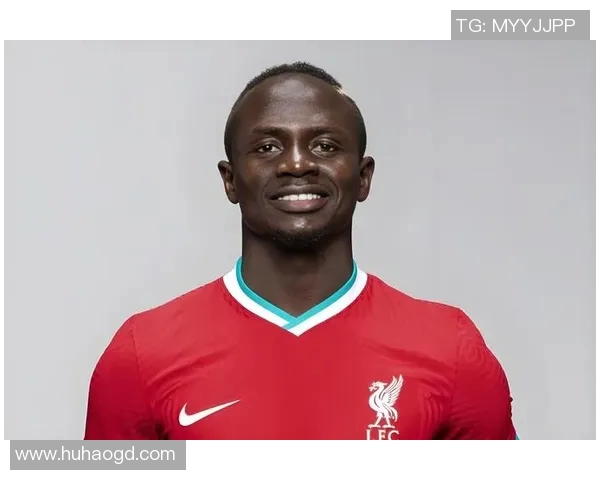 足球巨星的成长之路：从贫民窟到绿茵场的传奇故事